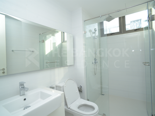 For rent 2 bedrooms condo in Sathon, Bangkok