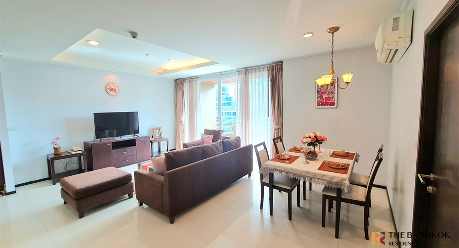 For rent 3 bedrooms condo in Watthana, Bangkok