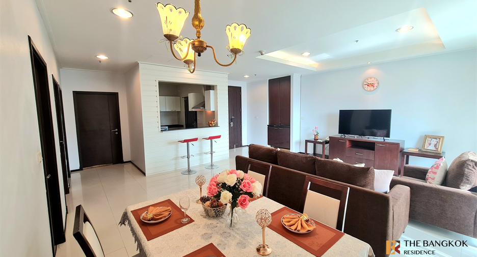 For rent 3 bedrooms condo in Watthana, Bangkok