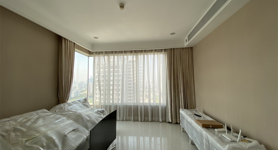 For rent 3 bedrooms condo in Pathum Wan, Bangkok