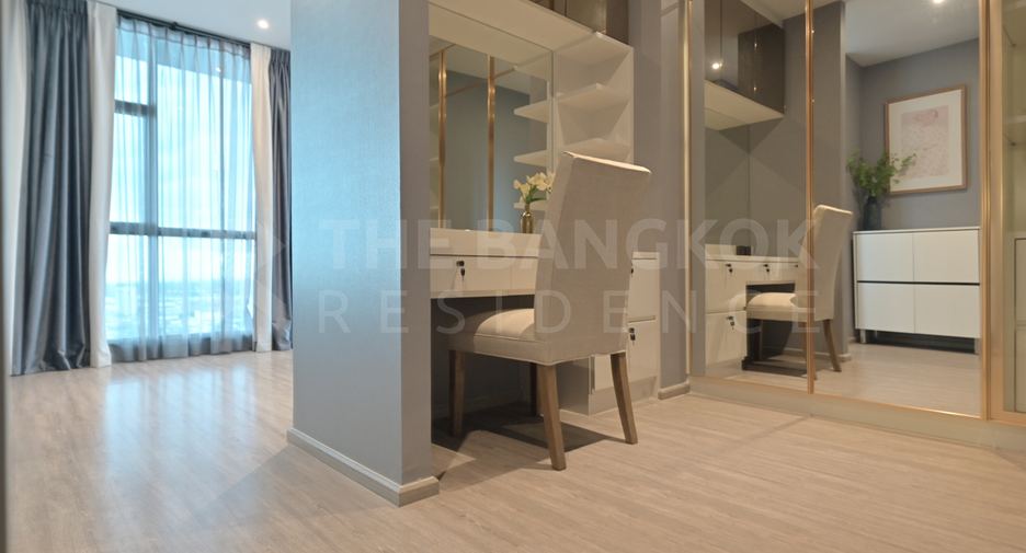 Condo en alquiler de 3 habitaciones en Watthana, Bangkok