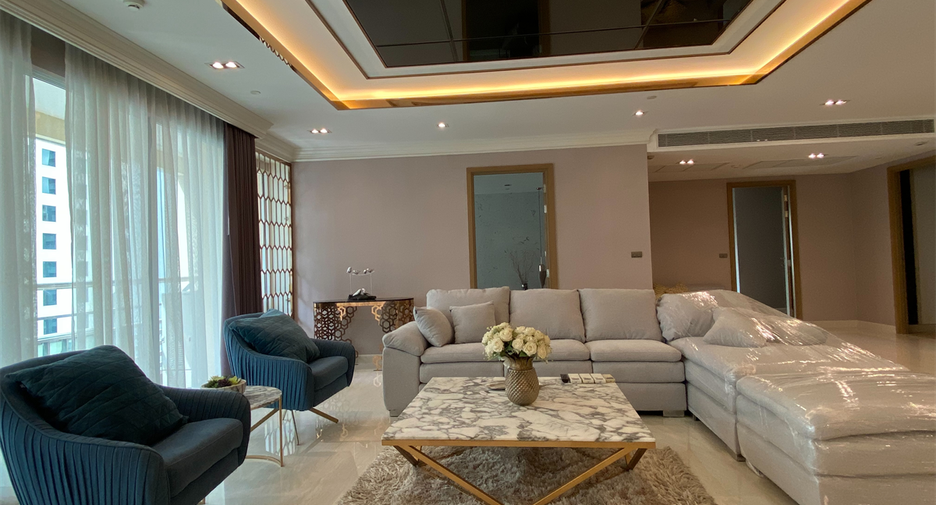 Condo en alquiler de 4 habitaciones en Khlong Toei, Bangkok