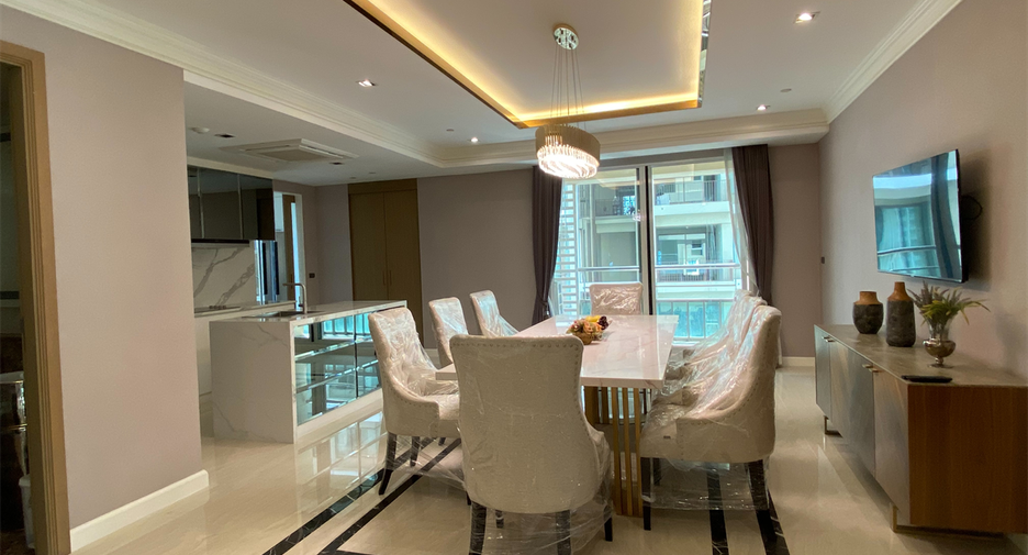 Condo en alquiler de 4 habitaciones en Khlong Toei, Bangkok