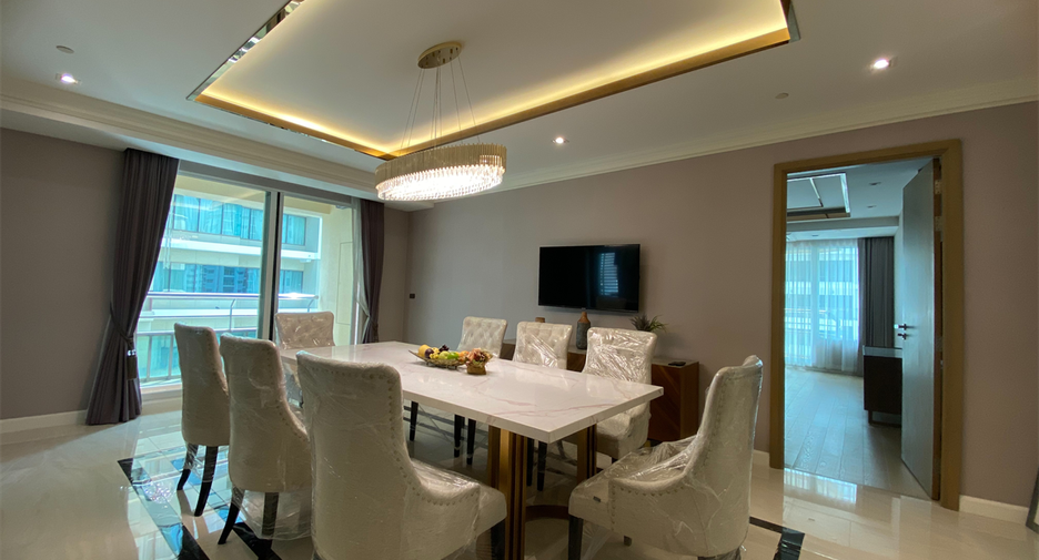 Condo en alquiler de 4 habitaciones en Khlong Toei, Bangkok