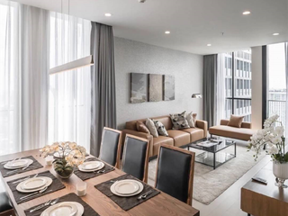 For rent 3 bedrooms condo in Pathum Wan, Bangkok