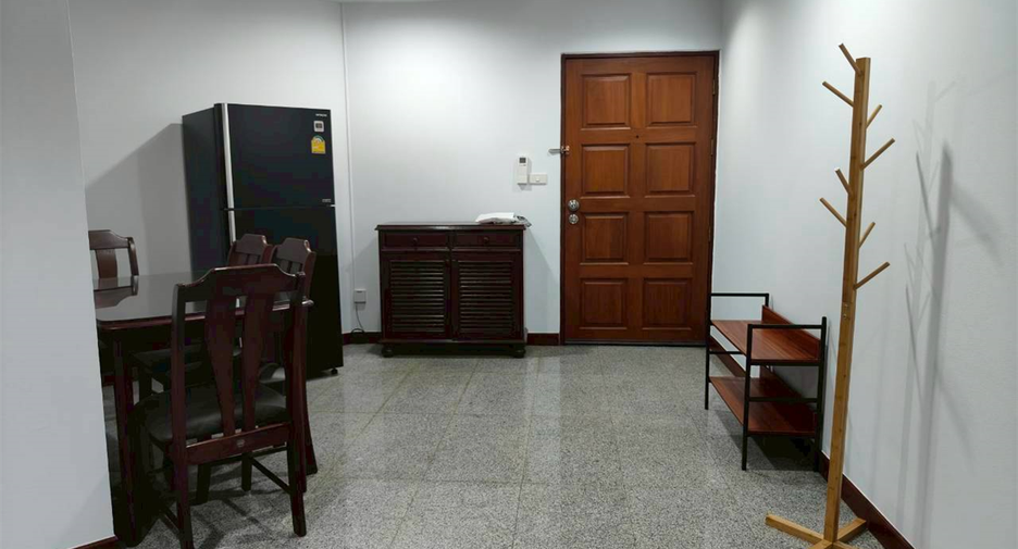 For rent 2 bedrooms condo in Watthana, Bangkok