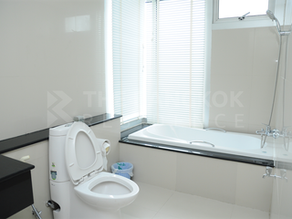 Wohnung zur Miete mit 3 Zimmer in Khlong Toei, Bangkok
