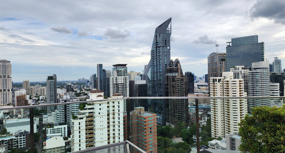 For rent 1 bed condo in Watthana, Bangkok