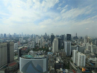 À louer 3 chambres condo à Khlong Toei, Bangkok