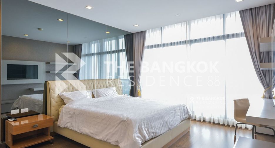À louer 3 chambres condo à Khlong San, Bangkok
