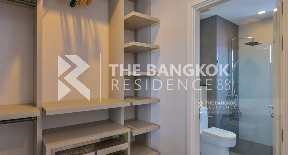 À louer 3 chambres condo à Khlong San, Bangkok