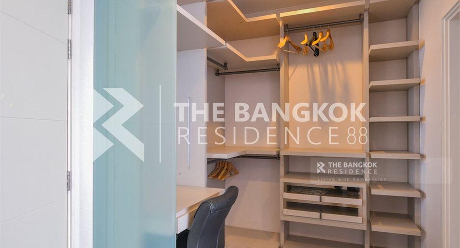 À louer 3 chambres condo à Khlong San, Bangkok