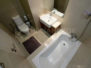 Condo en alquiler de 1 habitaciones en Khlong Toei, Bangkok