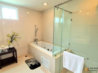 For rent 4 ベッドルーム condo in Watthana, Bangkok