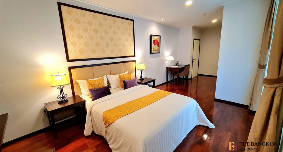For rent 4 bedrooms condo in Watthana, Bangkok