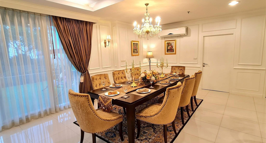 For rent 4 bedrooms condo in Watthana, Bangkok