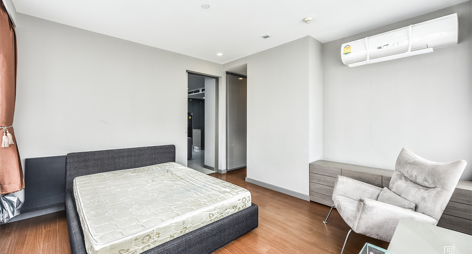 For rent 2 ベッドルーム condo in Bang Rak, Bangkok