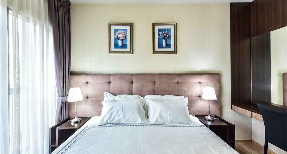 For rent 2 bedrooms condo in Khlong Toei, Bangkok