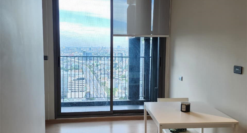 For rent 2 bedrooms condo in Thon Buri, Bangkok