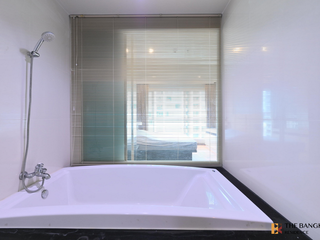 Condo en alquiler de 2 habitaciones en Pathum Wan, Bangkok