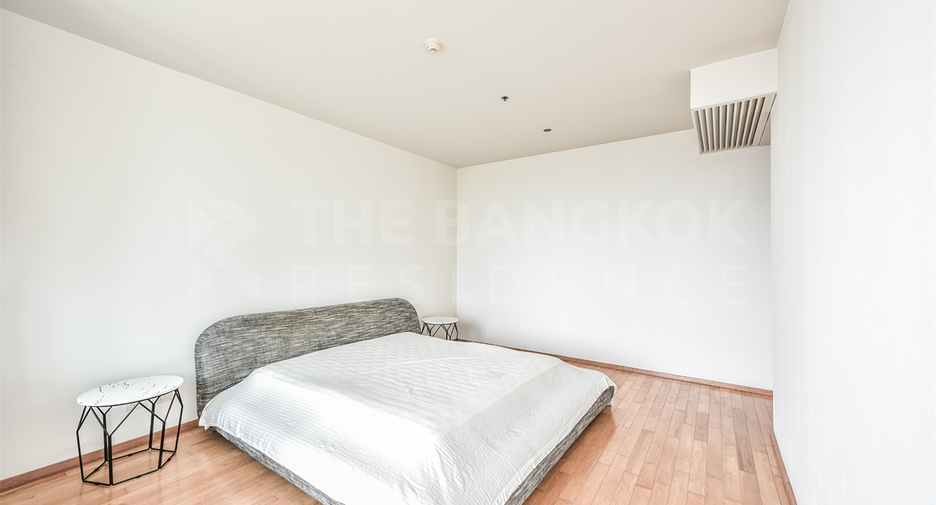 For rent 3 ベッドルーム condo in Sathon, Bangkok