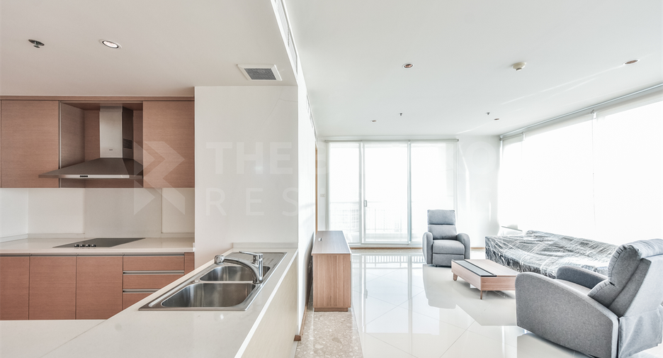 For rent 3 ベッドルーム condo in Sathon, Bangkok