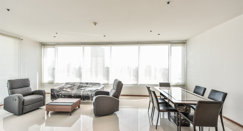 For rent 3 ベッドルーム condo in Sathon, Bangkok
