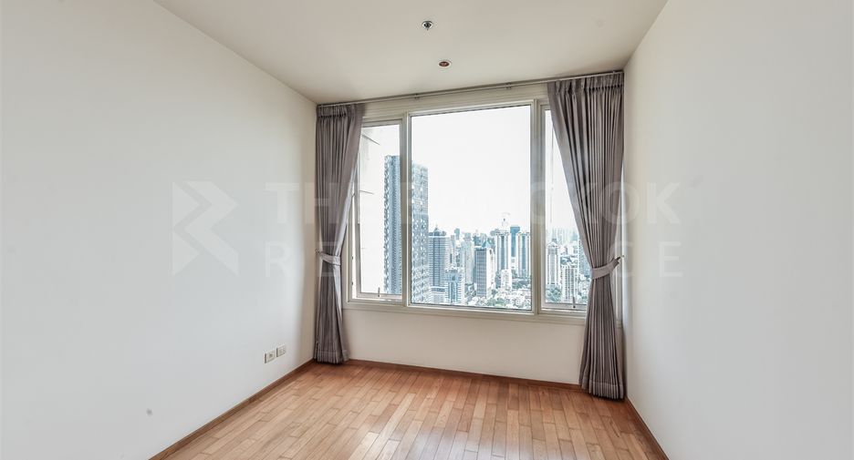 For rent 3 ベッドルーム condo in Sathon, Bangkok
