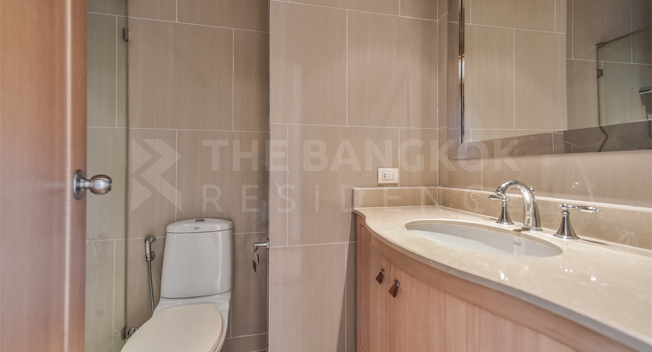 For rent 3 ベッドルーム condo in Sathon, Bangkok
