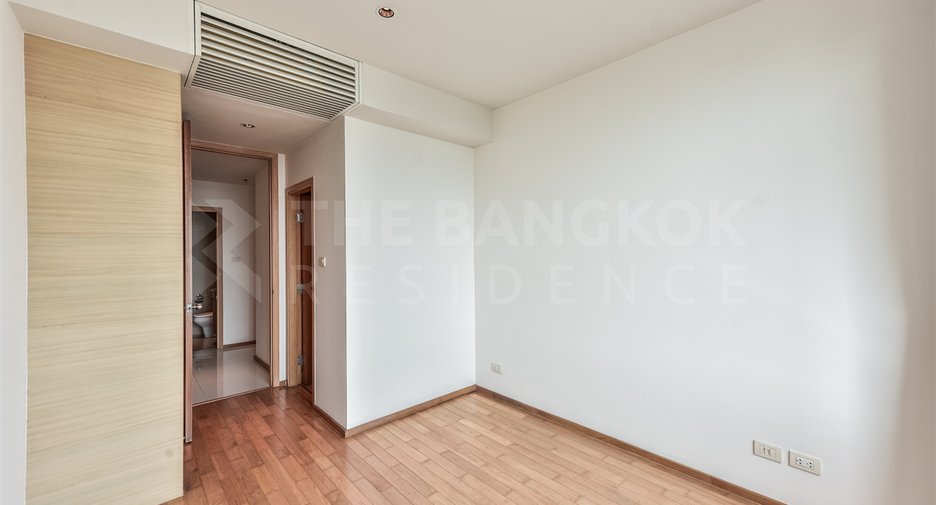 For rent 3 ベッドルーム condo in Sathon, Bangkok