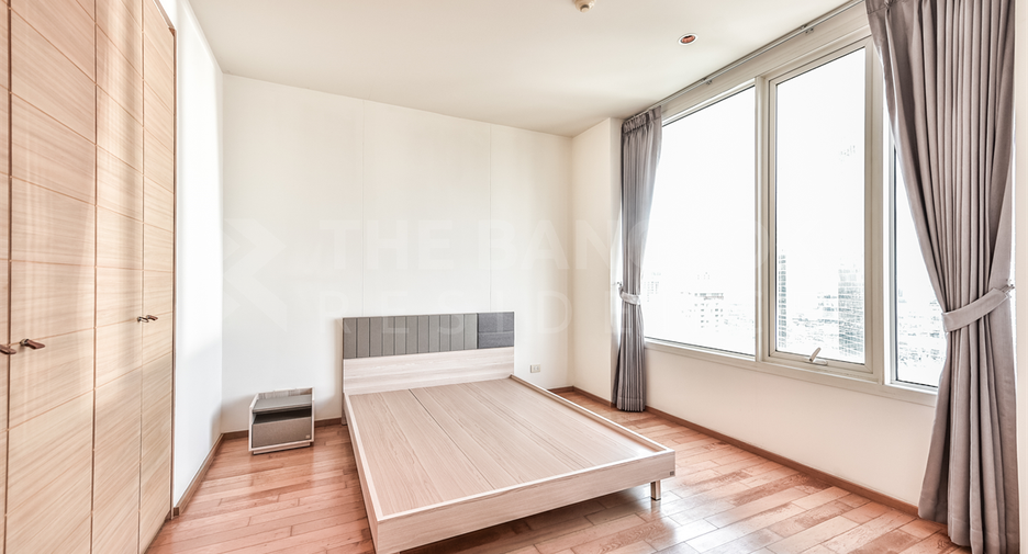 For rent 3 ベッドルーム condo in Sathon, Bangkok