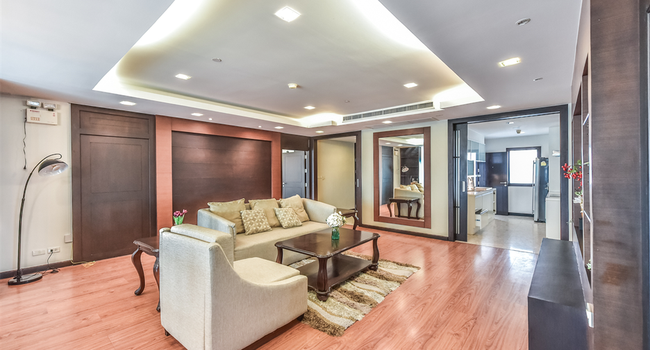 À louer 3 chambres condo à Sathon, Bangkok