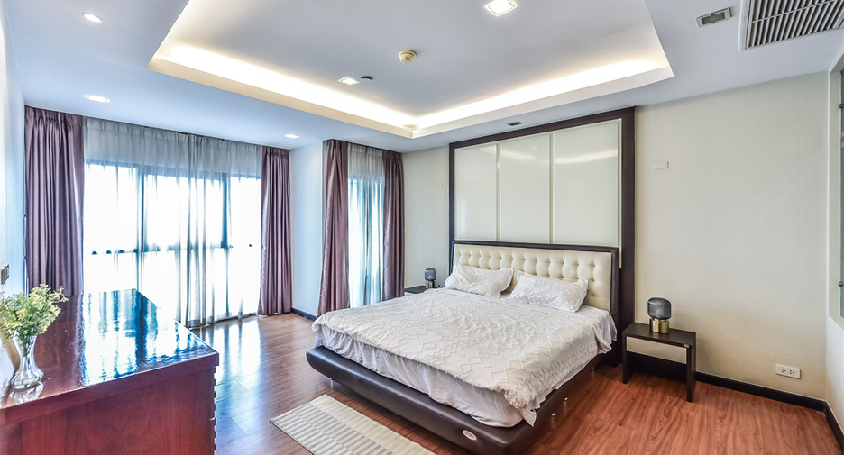 À louer 3 chambres condo à Sathon, Bangkok