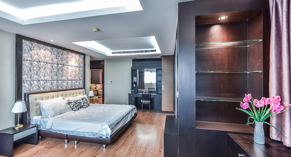 À louer 3 chambres condo à Sathon, Bangkok