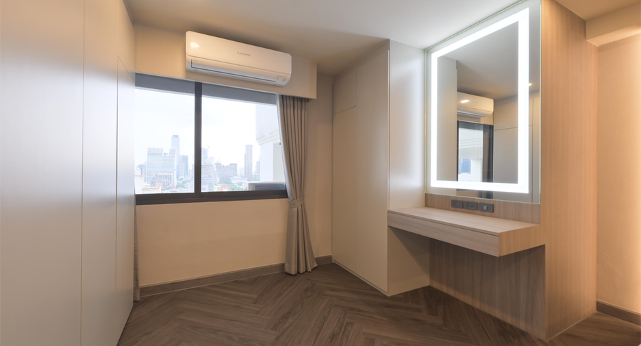 À louer 4 chambres condo à Khlong Toei, Bangkok