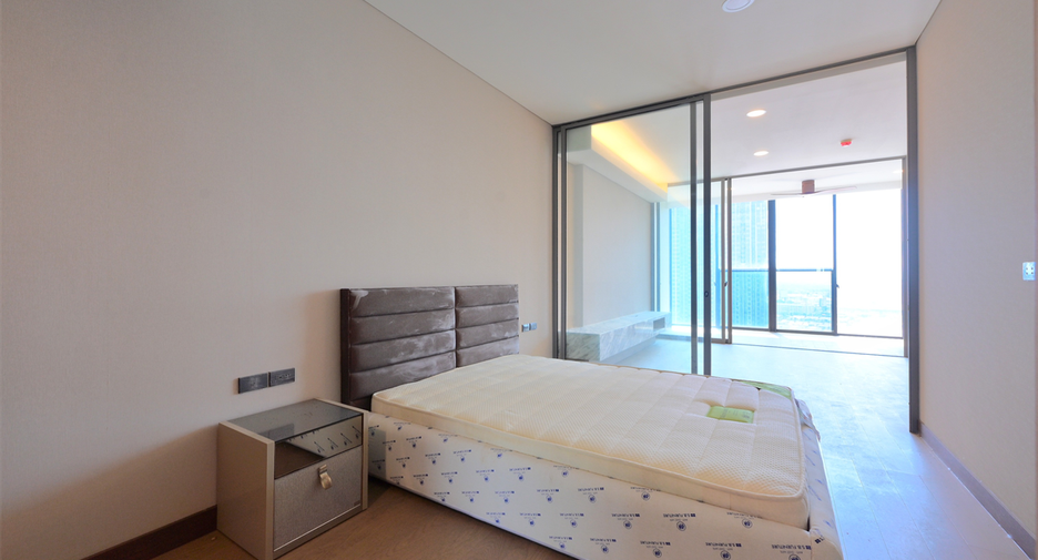 For rent 3 bedrooms condo in Khlong Toei, Bangkok