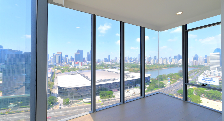 For rent 3 bedrooms condo in Khlong Toei, Bangkok