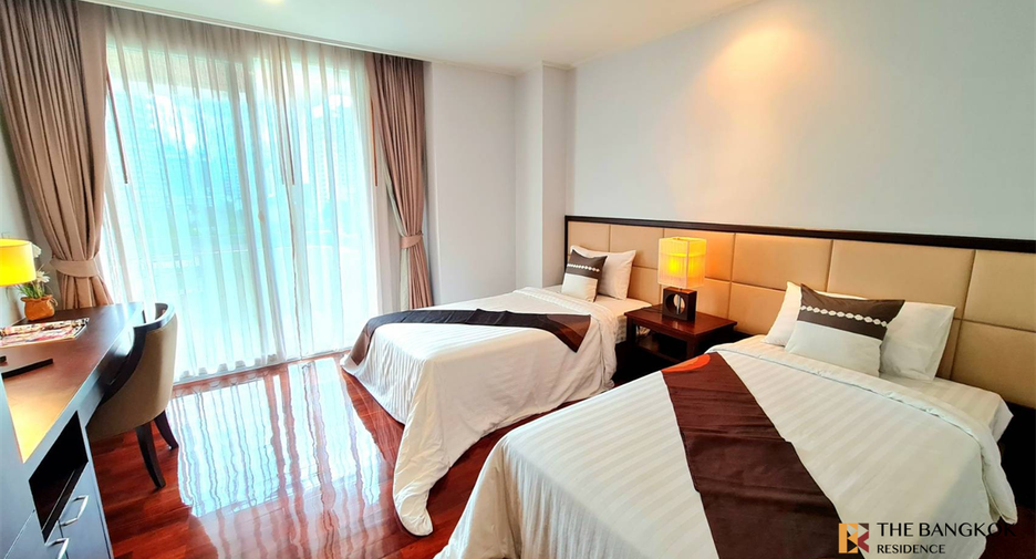 For rent 2 bedrooms condo in Watthana, Bangkok