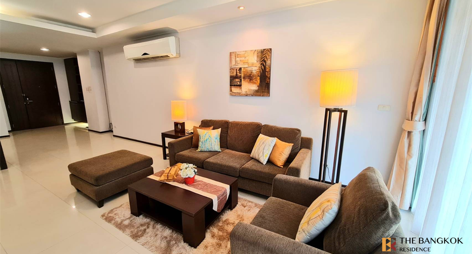 For rent 2 bedrooms condo in Watthana, Bangkok