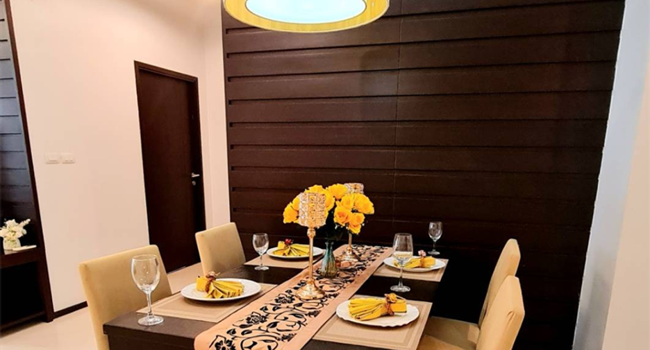 For rent 2 bedrooms condo in Watthana, Bangkok