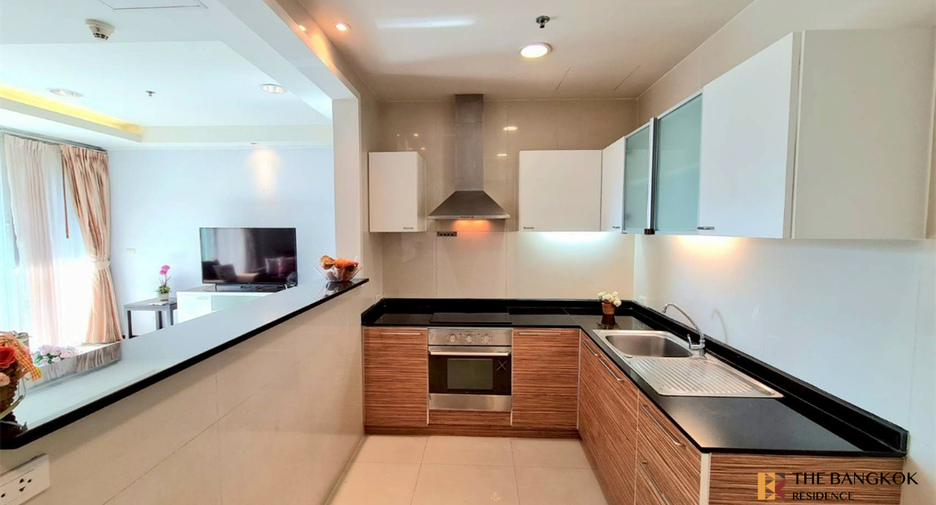 For rent 2 bedrooms condo in Watthana, Bangkok