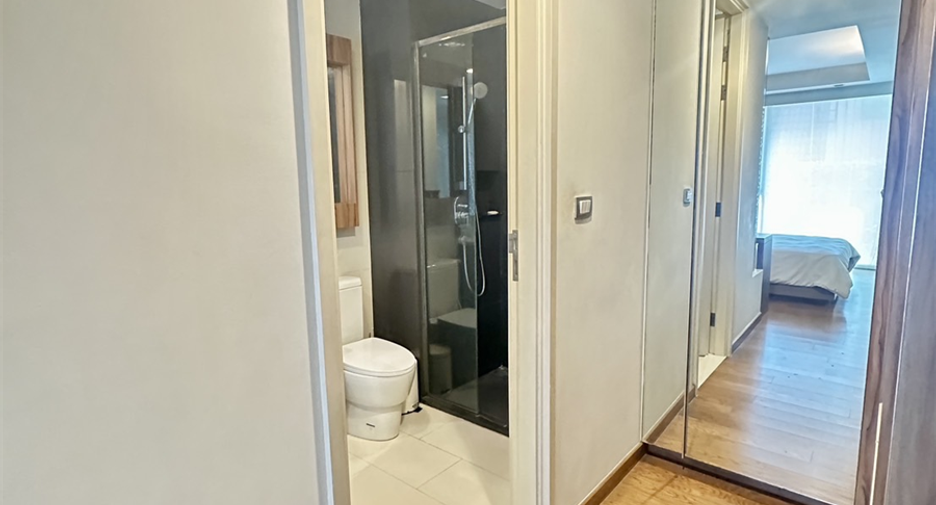 For rent 1 bed condo in Watthana, Bangkok