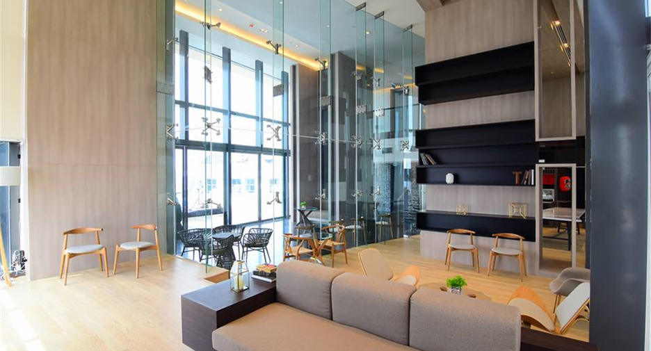 For rent 2 bedrooms condo in Khlong Toei, Bangkok