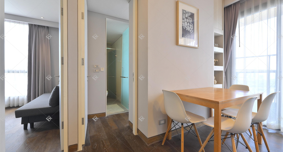 For rent 2 bedrooms condo in Khlong Toei, Bangkok