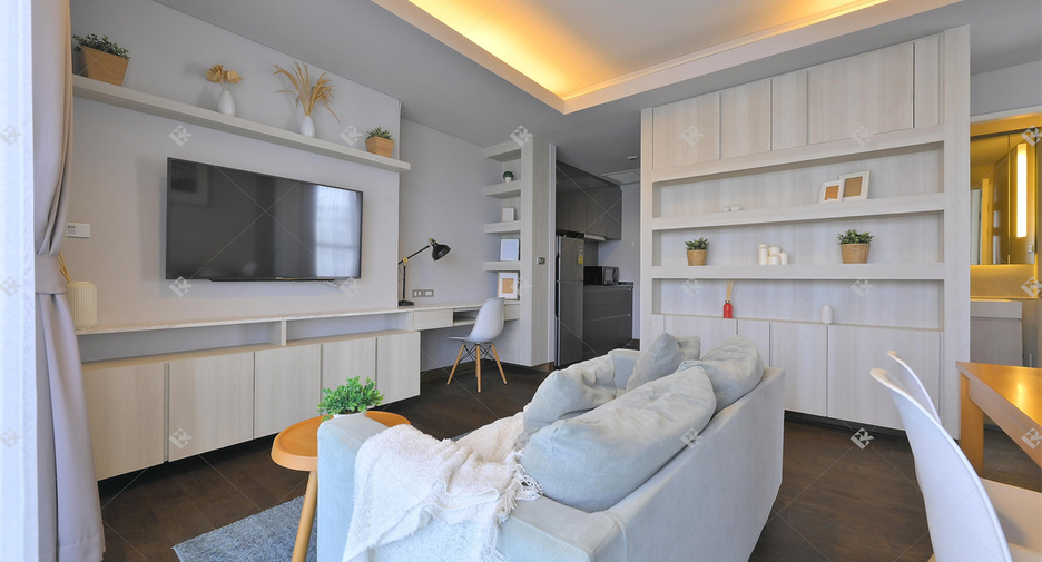 For rent 2 bedrooms condo in Khlong Toei, Bangkok