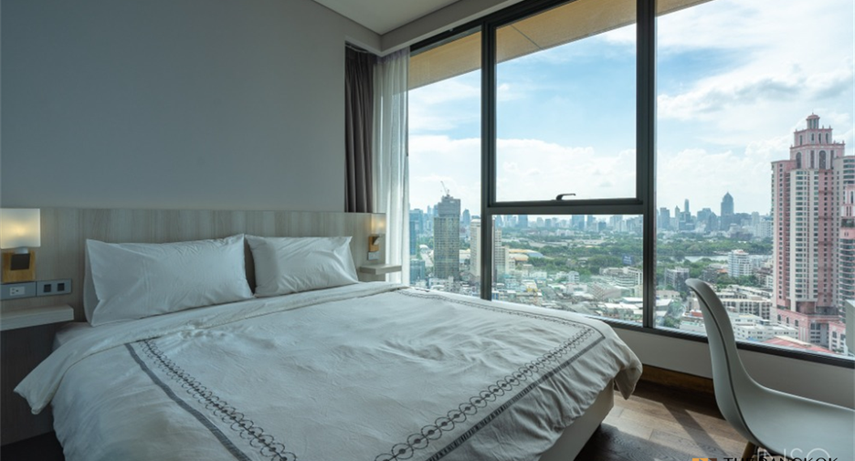 For rent 2 bedrooms condo in Khlong Toei, Bangkok