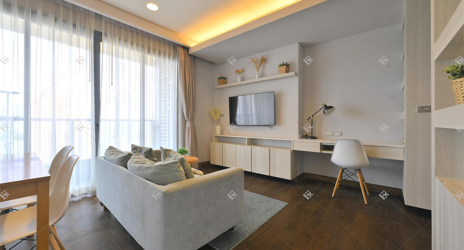 For rent 2 bedrooms condo in Khlong Toei, Bangkok