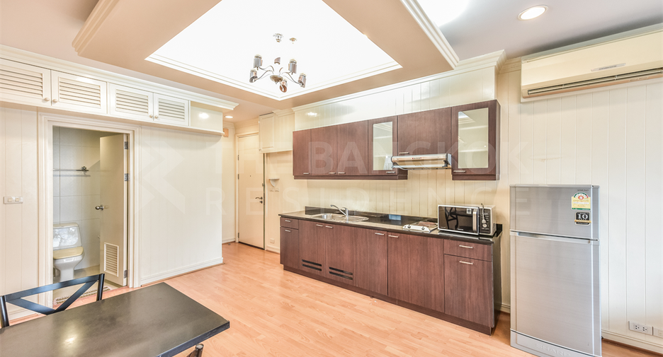 For rent 2 bedrooms condo in Sathon, Bangkok