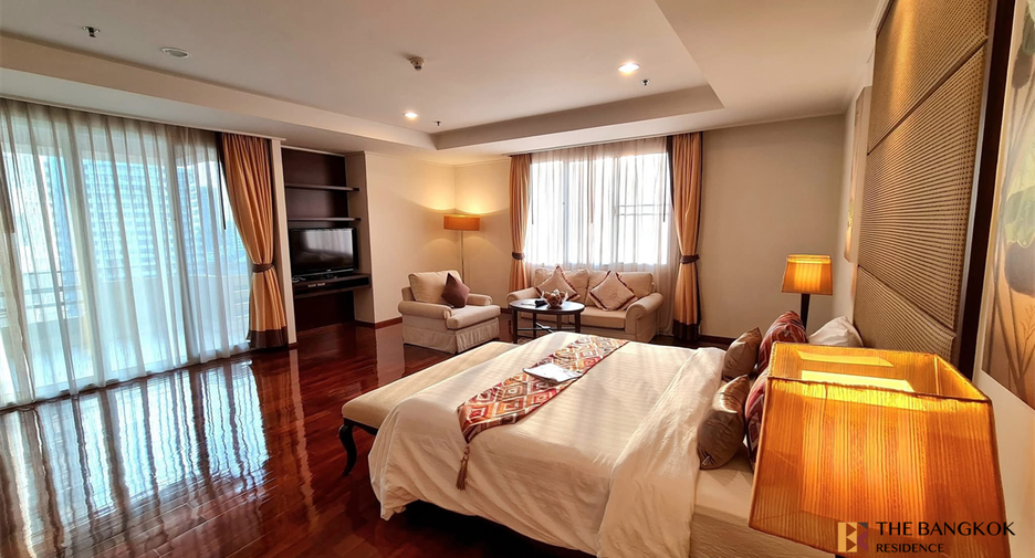 For rent 3 bedrooms condo in Watthana, Bangkok