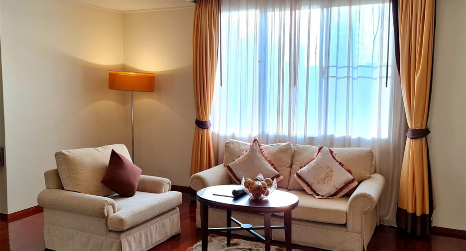 For rent 3 bedrooms condo in Watthana, Bangkok